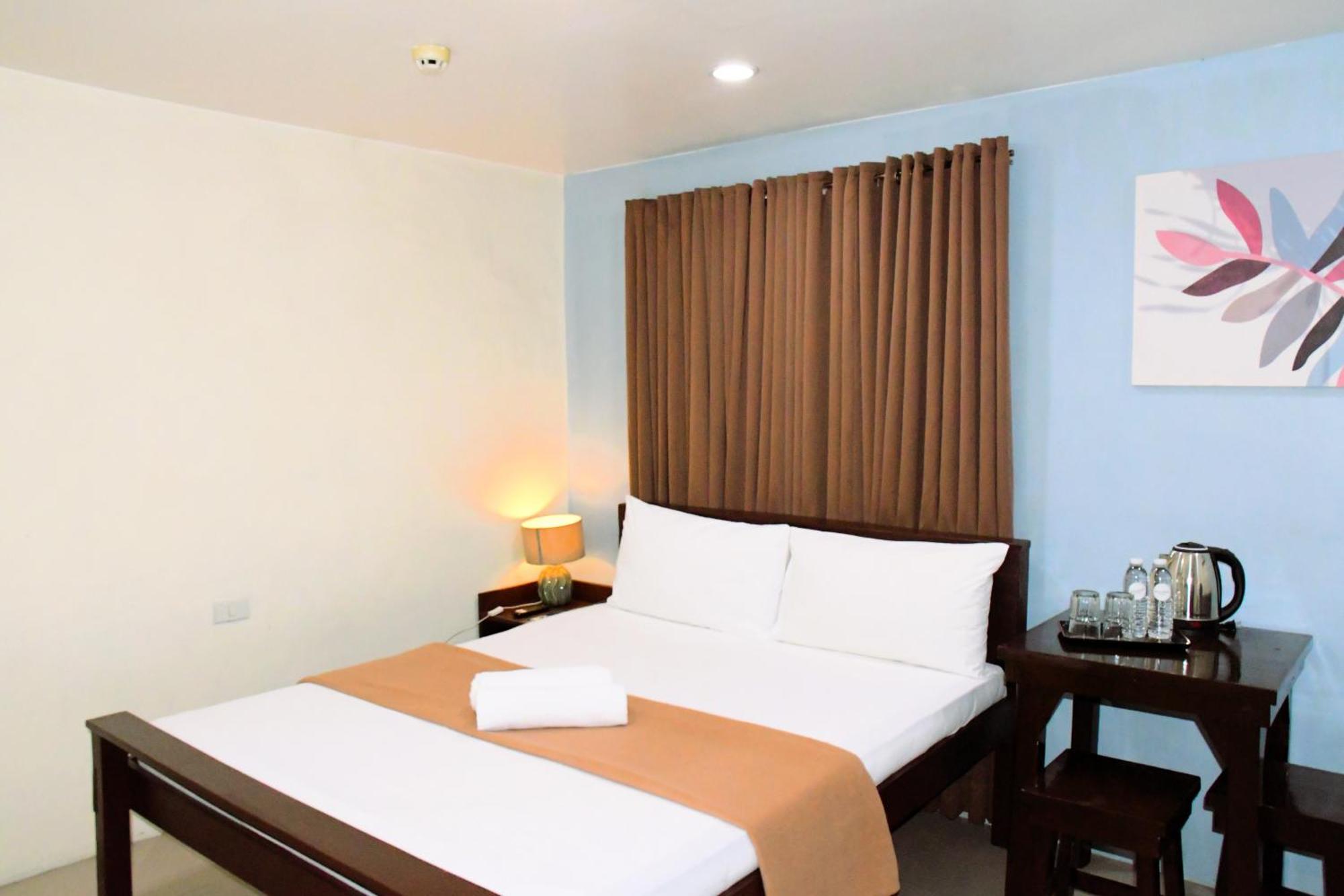 Arzo Hotel Makati Makati City Exterior foto